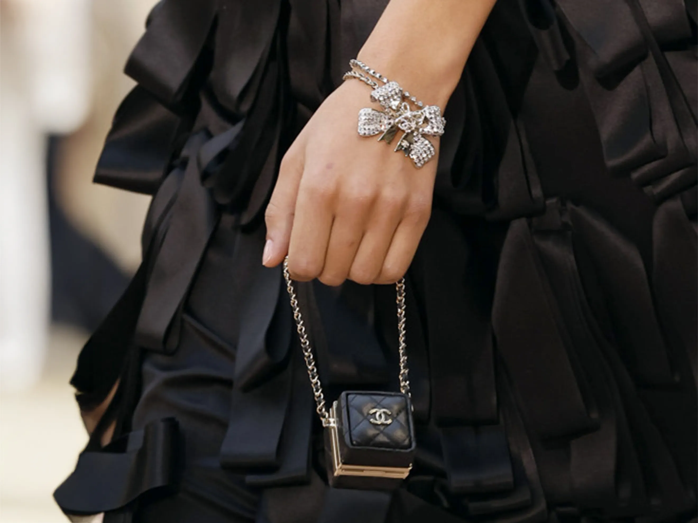 Open Women´s  Special: Luxury accessories